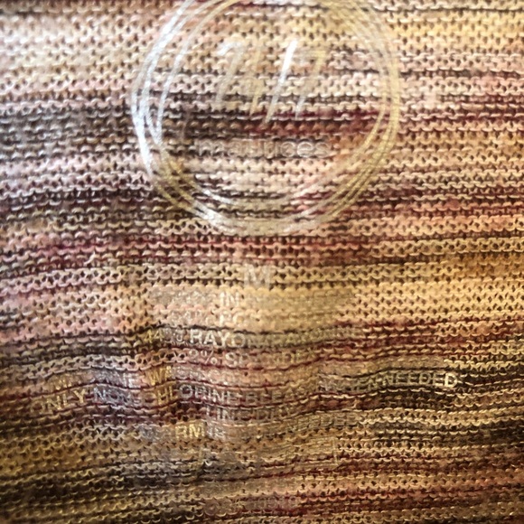 Marble Design Tee - Picture 3 of 3